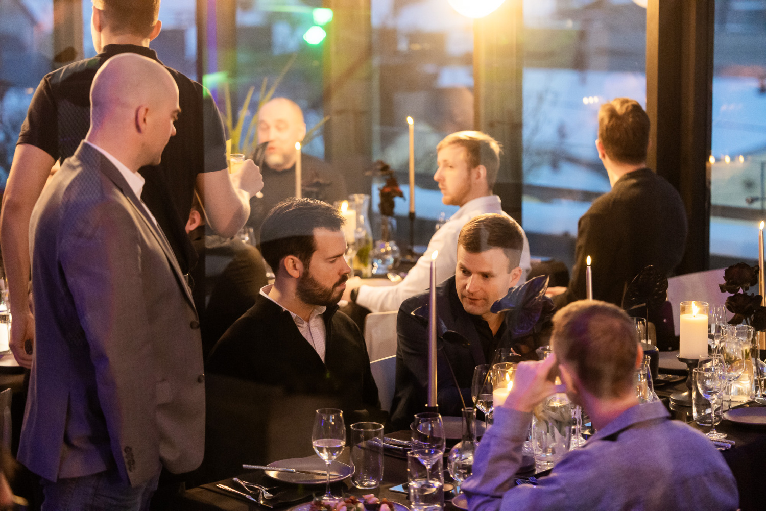 Vakars kopā ar cilvēkiem, kas veido APPLY